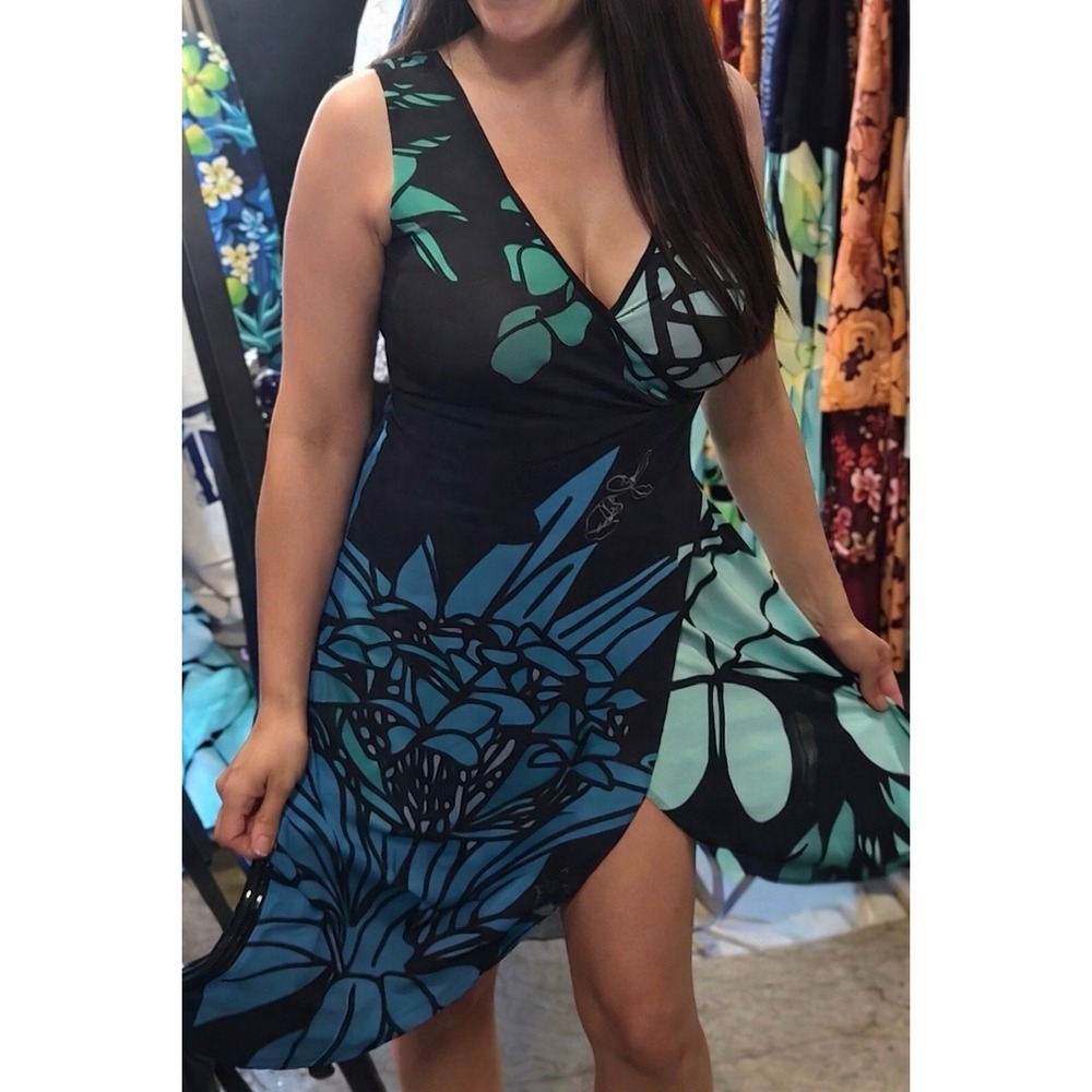 Kini Zamora Hawaiian Floral Wrap Midi Dress Blue Black Green Sleeveless Medium